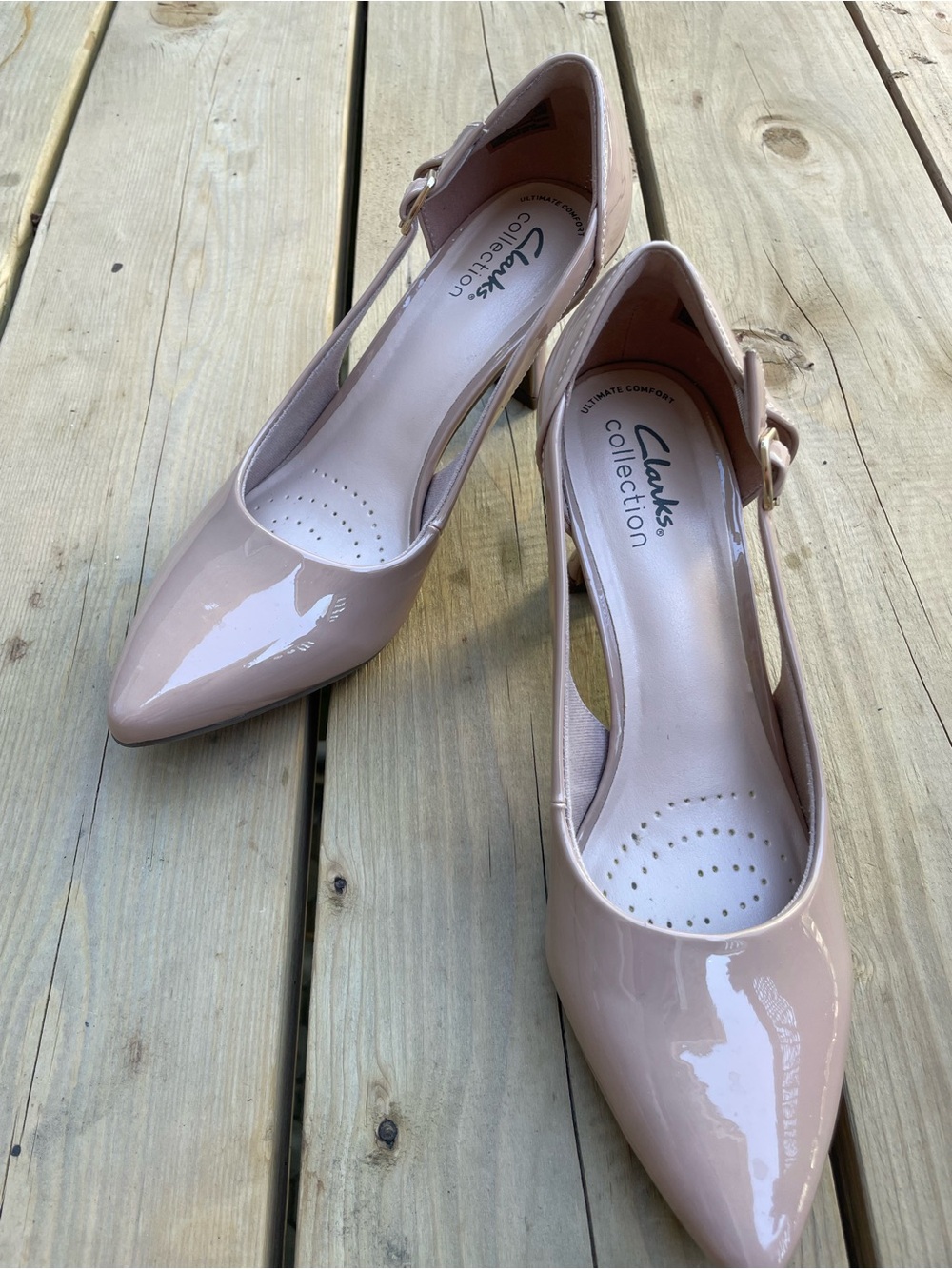 Clarks Women’s Kataleyna Rae Patent Pump – Size 7